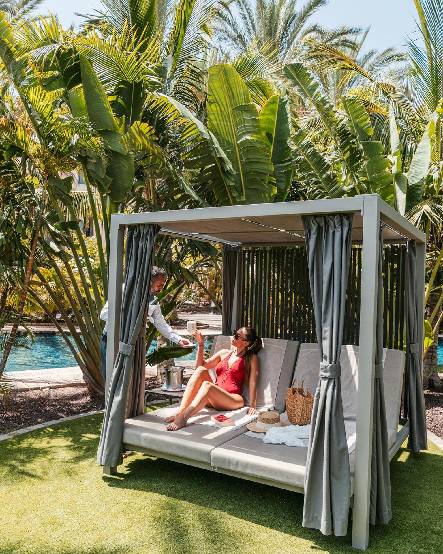 Lopesan Costa Meloneras Resort & Spa Bagian luar foto Cabana at the pool
